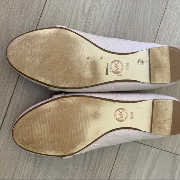 EUC Michael Kors Leather Padlock loafer.  Size 8.5. Unique pink color. - Picture 4 of 5